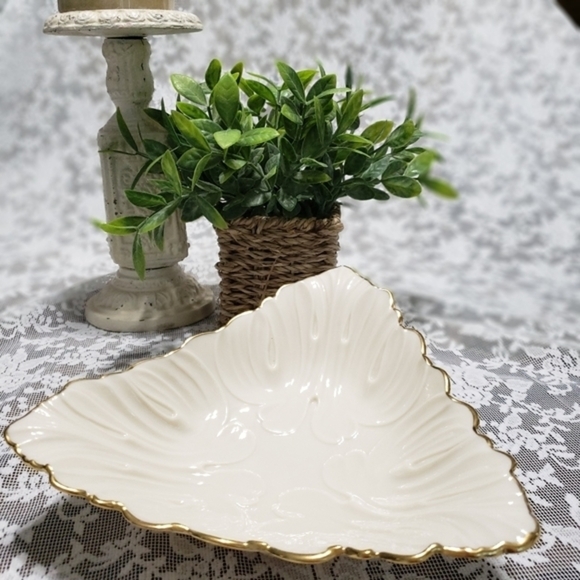 LENOX Vintage Aegean 24 K Gold Trimmed Triangular Serving Dish - Picture 7 of 7